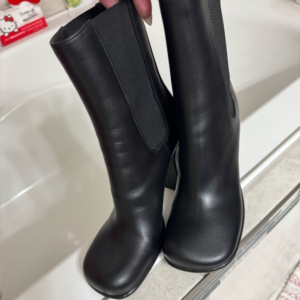 Bottega Veneta Storm Chelsea Ankle Boot - Picture 11 of 11